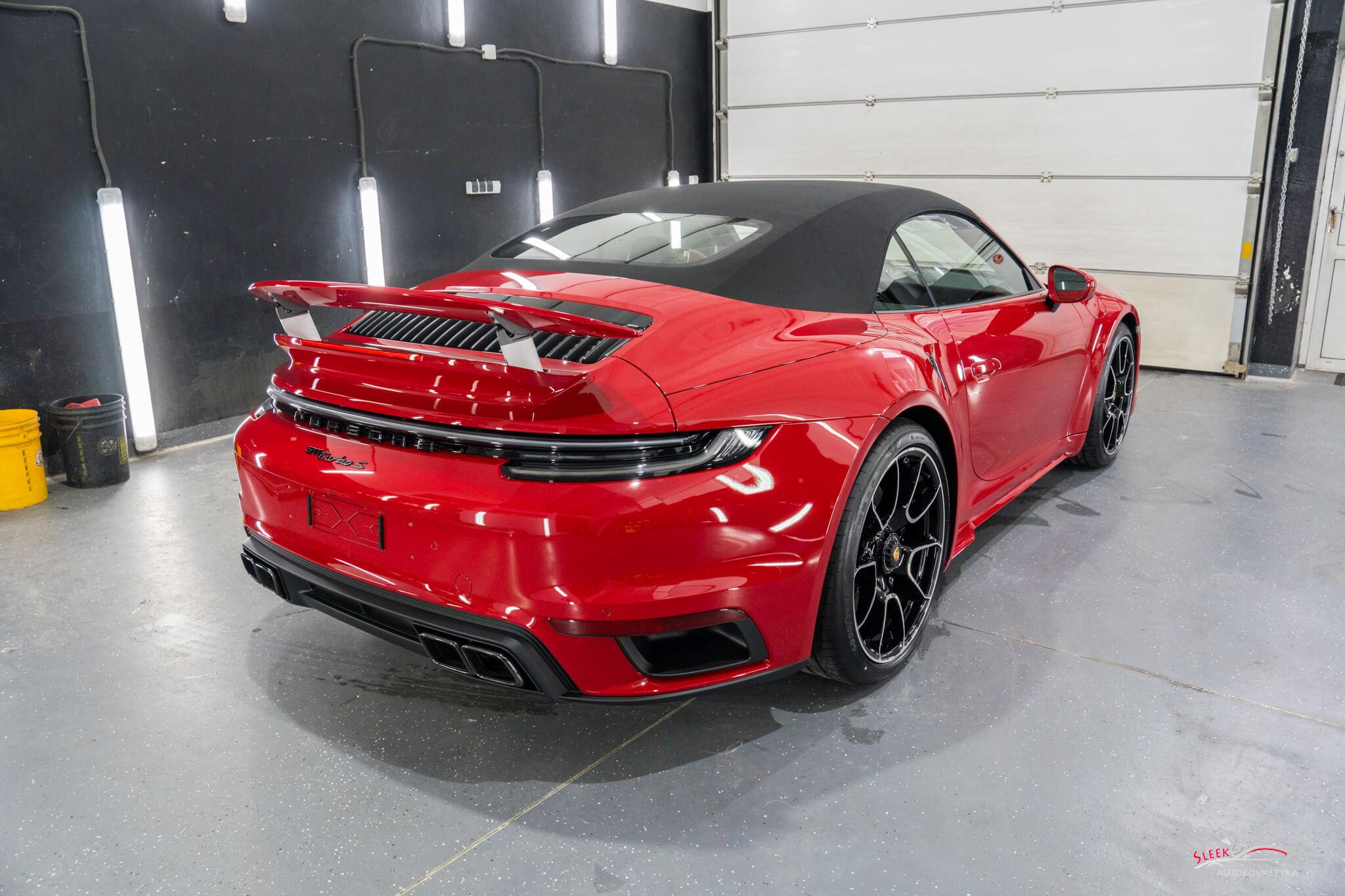 Detal lakieru Porsche 911 Turbo S